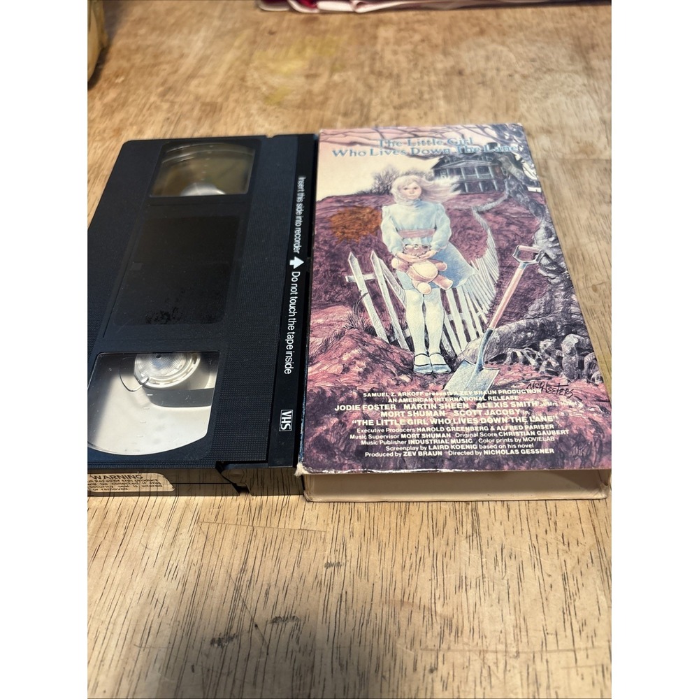 The Little Girl Who Lives Down the Lane VHS Video 1976 NTSC R Jodie Foster
